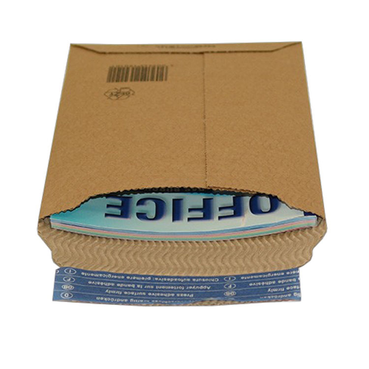 Golf kartonnen enveloppen 175 x 265 + 30 mm met tear- en sluitstrip